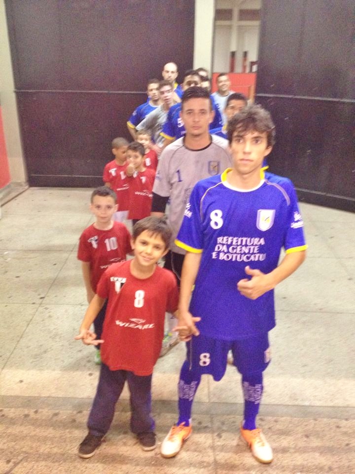 1920005 633431380078956 6922847617001998644 n1 Alunos da AAF entram em quadra com jogadores na Copa TV TEM