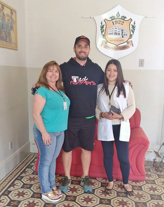 AAF Runner's entrega doação de leite à Casa das Meninas