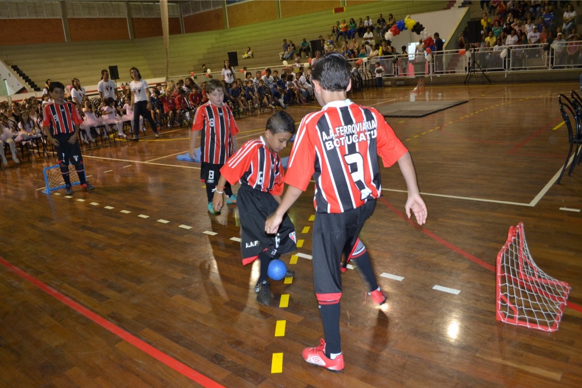 Alunos apresentaram uma mostra do que aprendem nas aulas AAF promoveu formatura de alunos de projetos e escolinhas