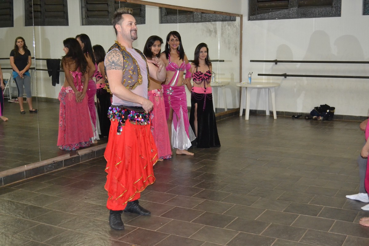 DSC 8781 Confira fotos da primeira aula de Dança do Ventre com o Prof. Nil