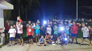 Pais e alunos do futsal se reúnem para comemorar Dia das Crianças