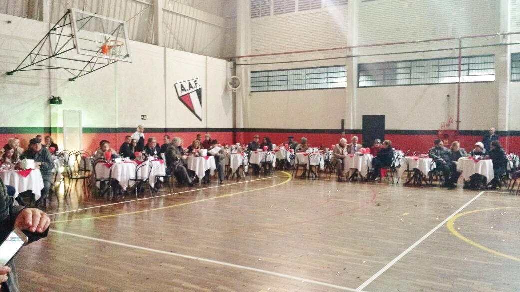 Seresta dos Namorados é sucesso na Ferroviária