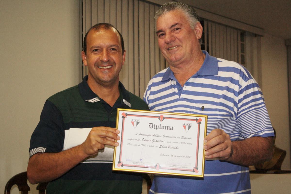 IMG 6934 Osmar Giandoni recebe título de Sócio Remido da Ferroviária