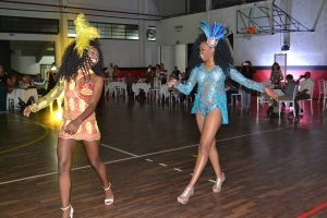 Plínio e mulatas animaram o sábado na A.A.Ferroviária com muito samba no pé