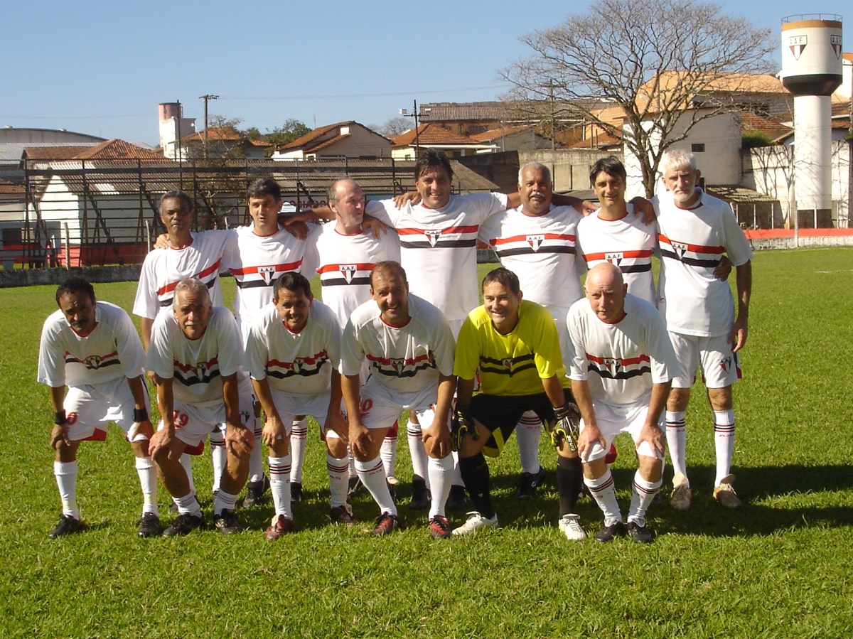 VET. FERROVIARIA acima de 50 anos amistoso no gramado da Ferroviaria Veterano da AAF vence amistoso contra a Botucatuense por 4 a 0