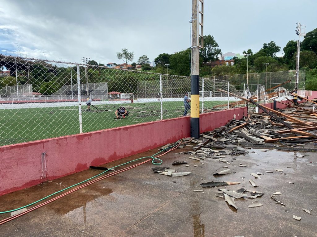 WhatsApp Image 2025 01 24 at 12.35.16 2 FORTES VENTOS E CHUVA DE GRANIZO DEIXAM DANOS ESTRUTURAIS NO CLUBE