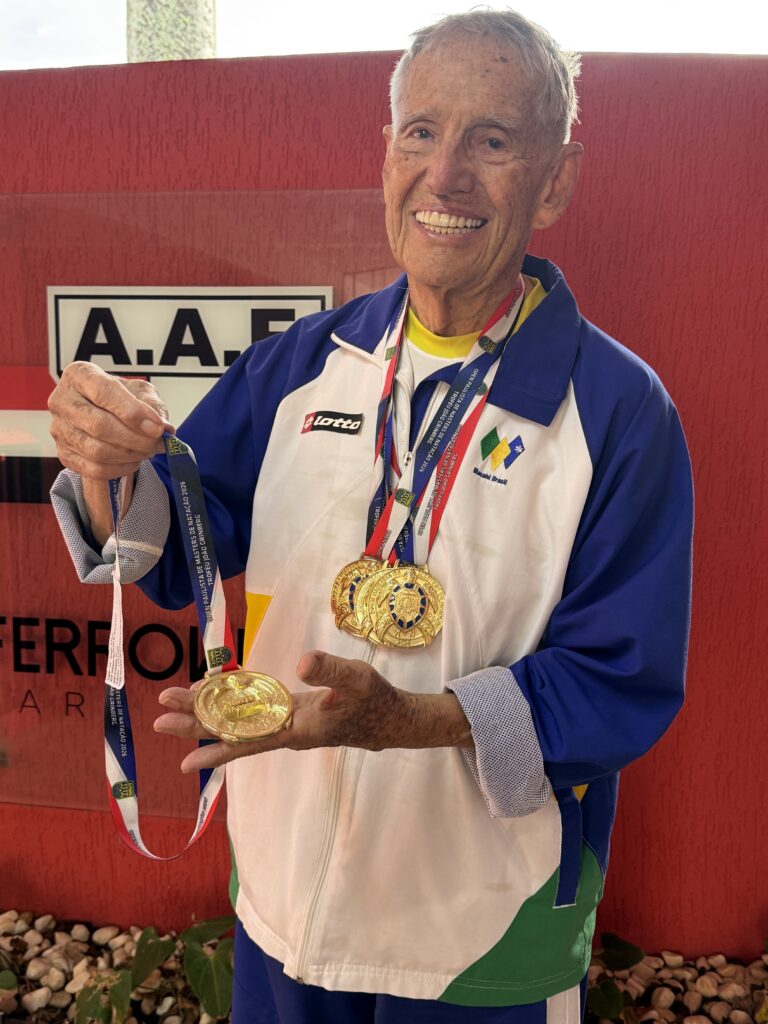 IMG 0701 Aos 96 anos João Grimberg conquista quatro ouros e bate recorde paulista no Open Paulista de Masters de Natação 2026