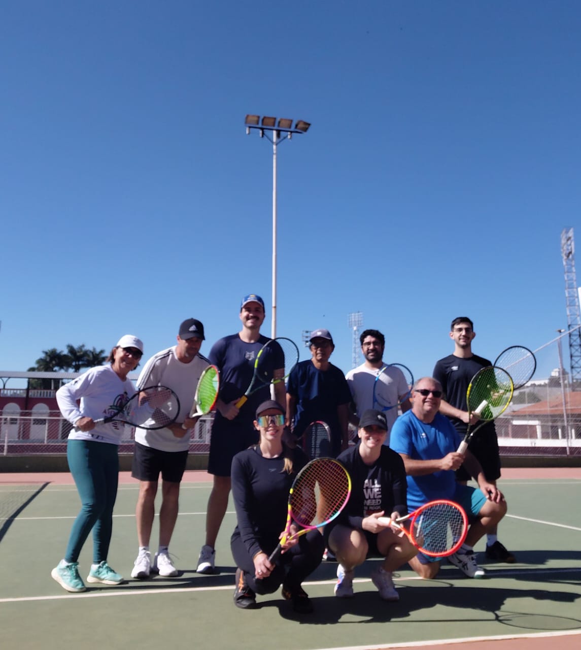 aaferroviariabotucatu 1783782325 3938974091437341921 17542996554 Grupo de Tênis da AAF fortalece amizade, integração e qualidade de vida aos sábados